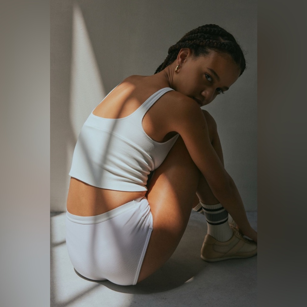 Becca Seamless Knit Tank Top - Picture 5 of 9